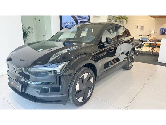 VOLVO EX30 69 KW ELÉTRICO PLUS